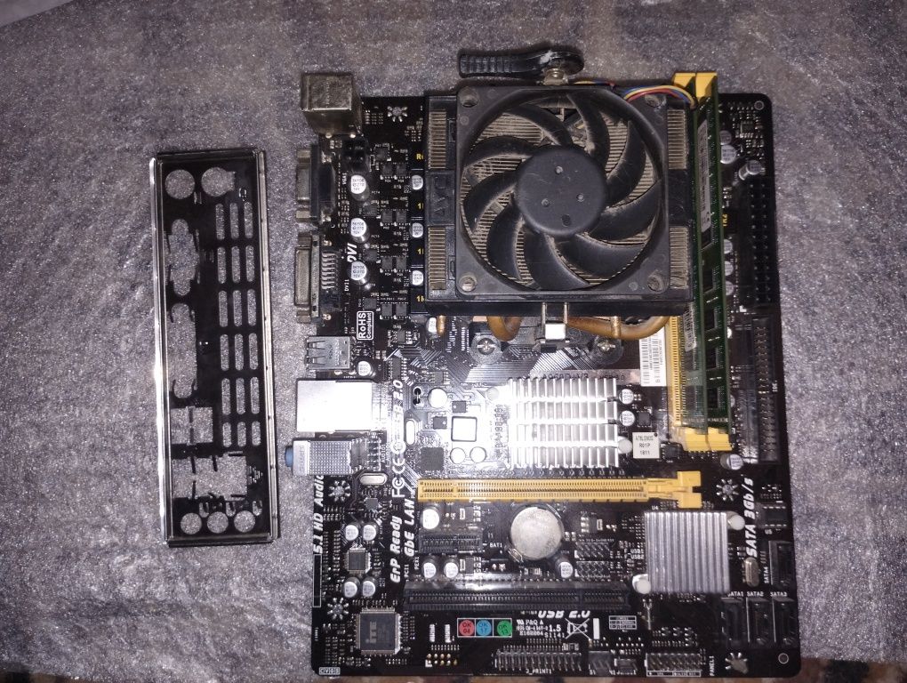 Материнська плата Biostar(AM3+)