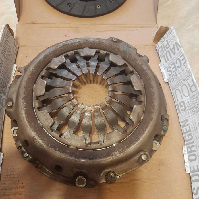 Комплект зчеплення renault dokker, renault VALEO 826812 302052307R