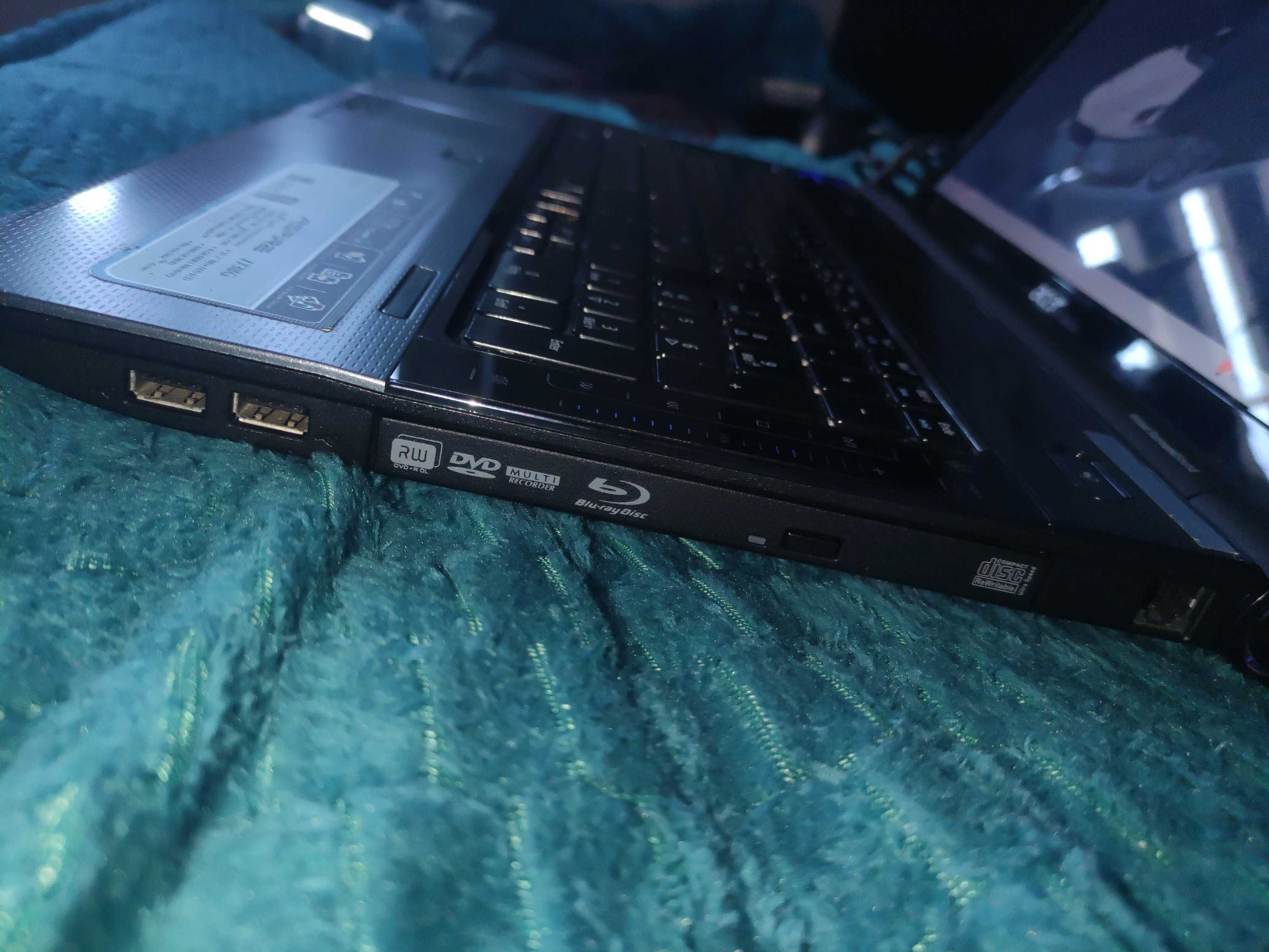 Laptop Acer 7738g Quadcore Q9000 blu-ray SSD+HD retro Nvidia
