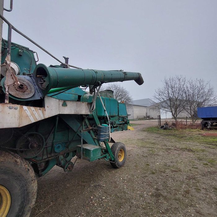 Конбайн нива ск-5