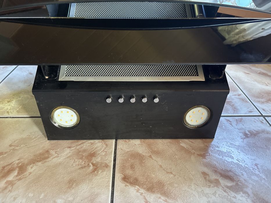 okap amica szklany czarny