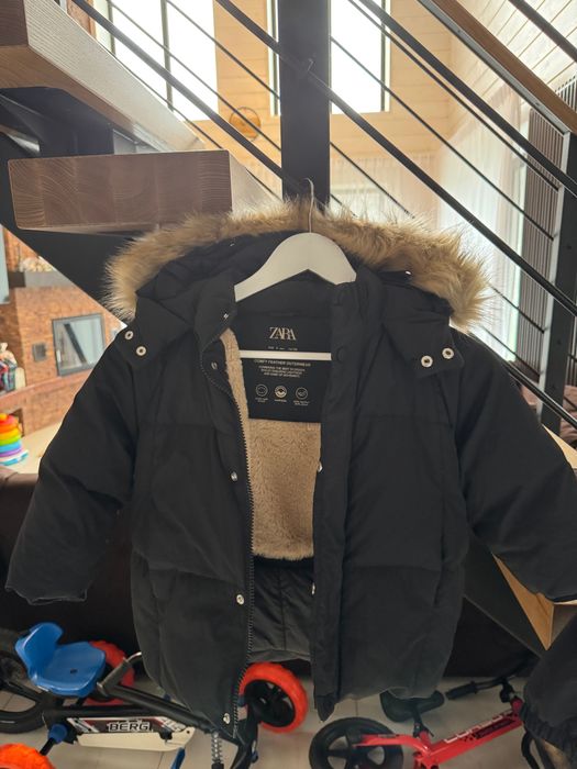 Продам зимовий пуховик б/у ZARA