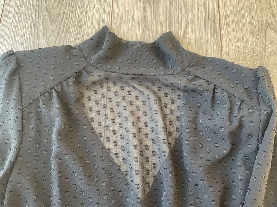 Vestido curto com abertura nas costas da mango