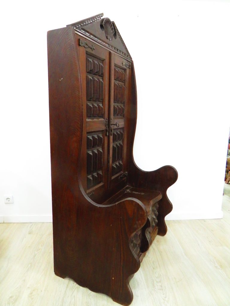Escano arca com alçado, rústico.