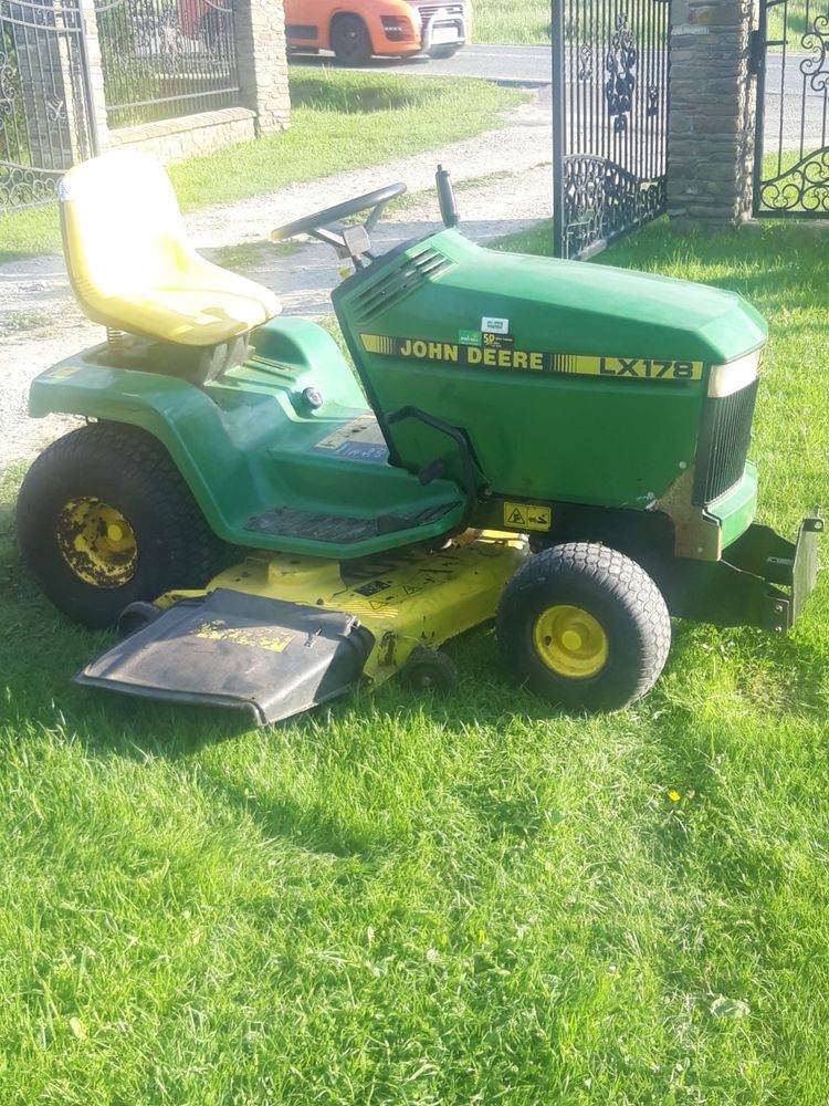 Traktorek kosiarka John deere LX178