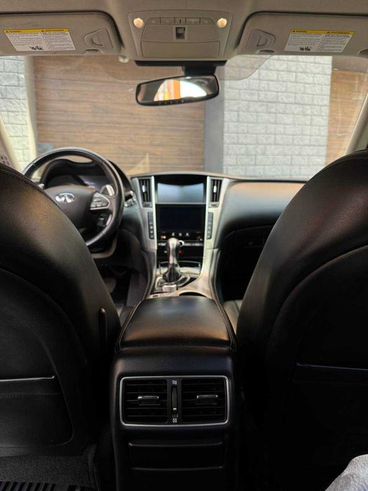 Infiniti Q50 2016 3.0