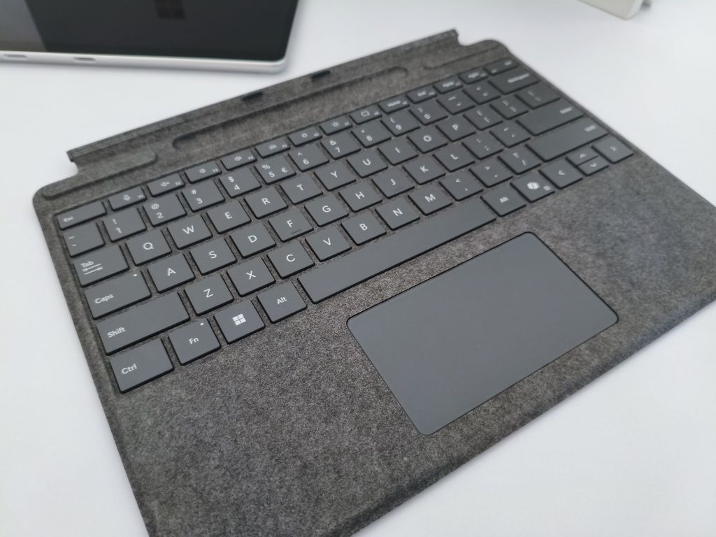 Microsoft Surface 11 Pro Snapdragon X 16GB DDR5 256GB SSD Copilot+