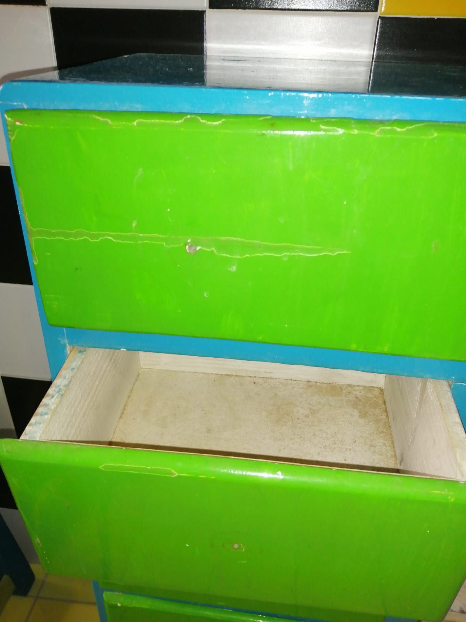 Pequeno móvel WC 5 gavetas + 1 porta (com prateleira)