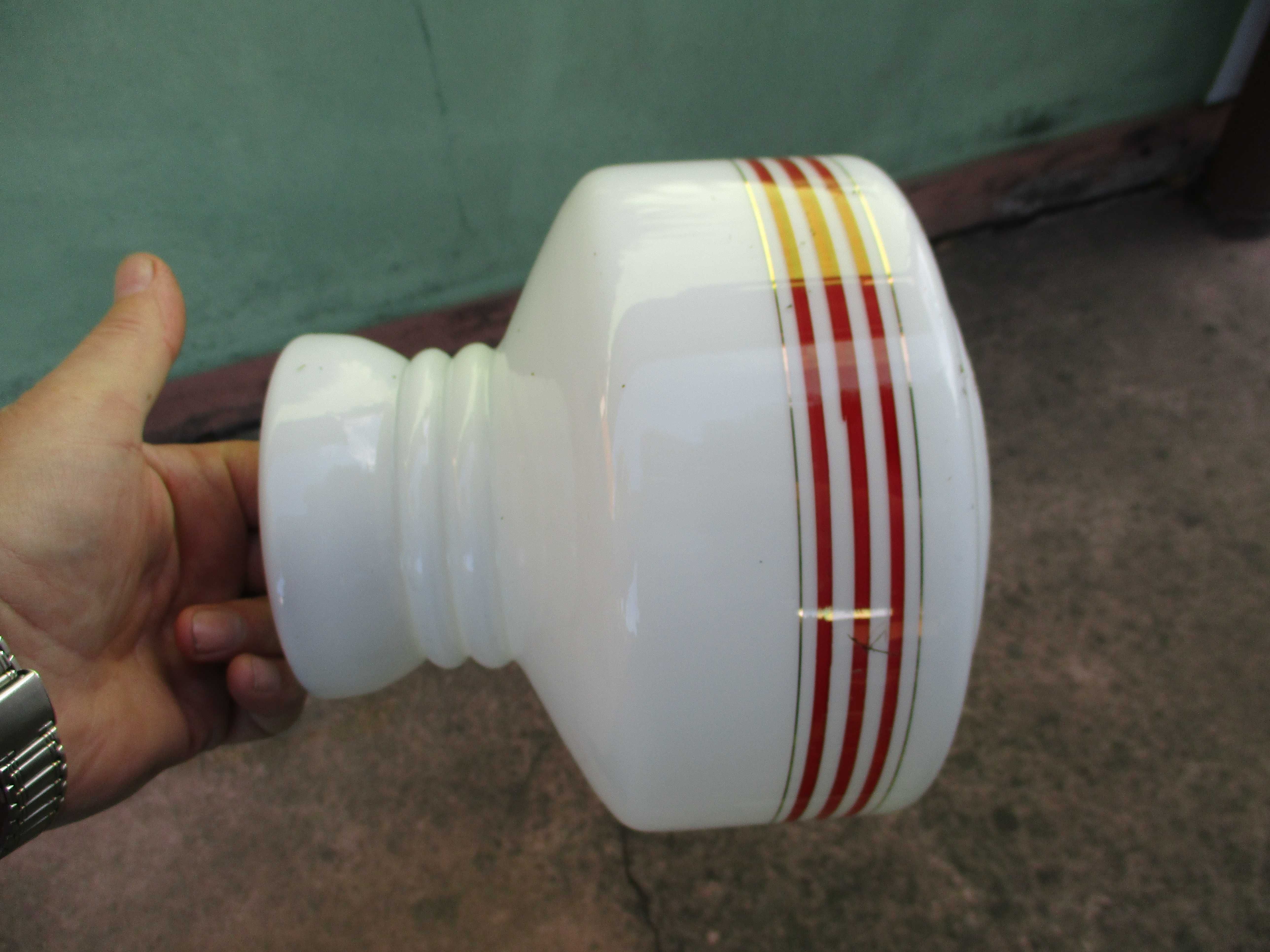 Lampy kinkiet z lat prl