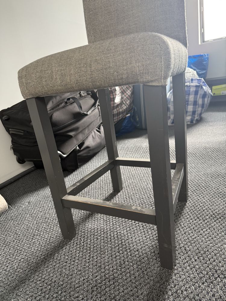 Krzesła wysokie barowe Ikea  7 sztuk