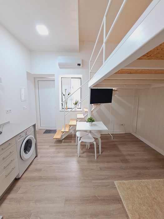 Prédio c/ 3 apartamentos em Tomar