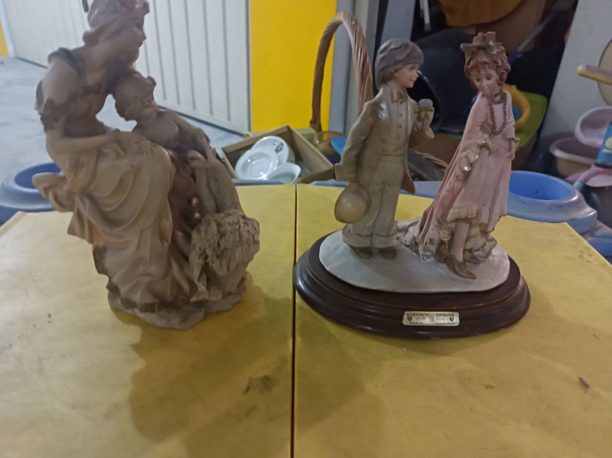 Estatuetas em marfinite