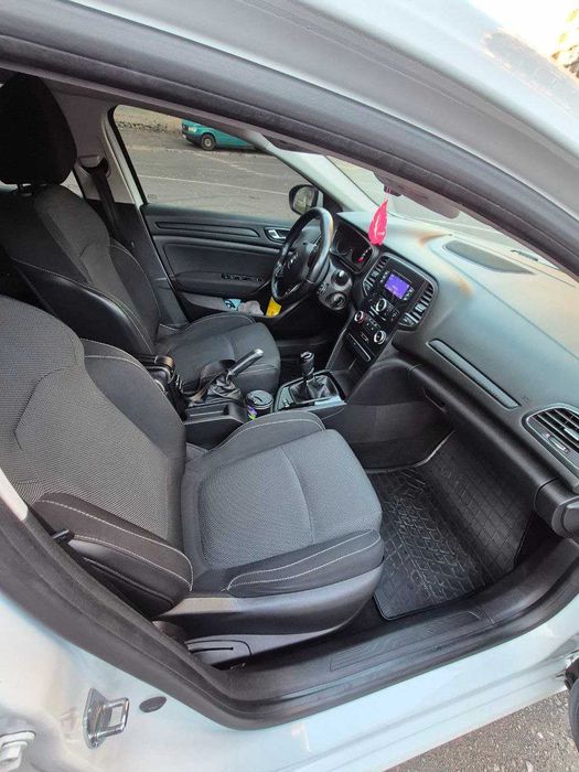 Рено Меган  2019 року