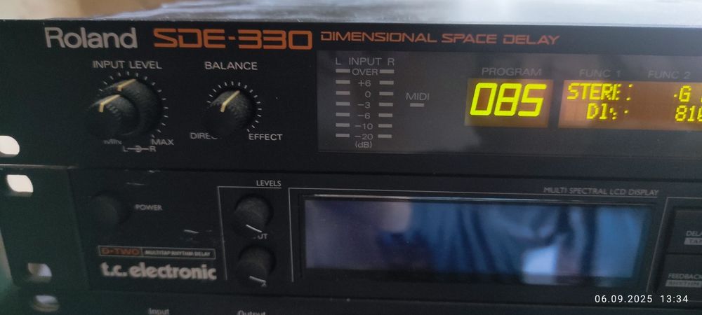 Roland SDE-330 dimensional space delay