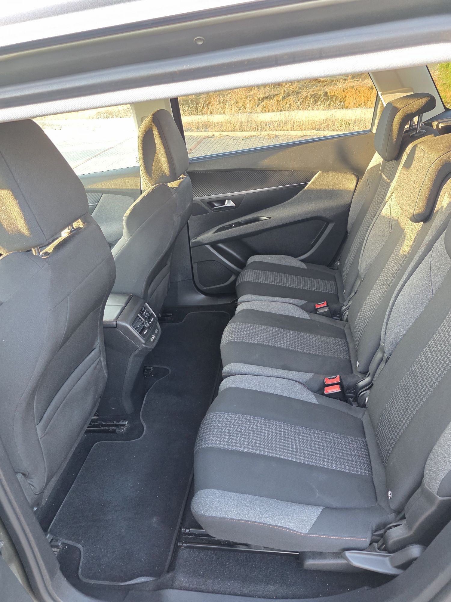 Vende se Peugeot 5008