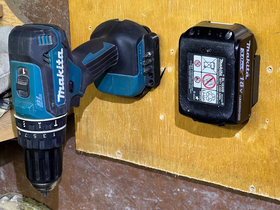 Тримач, кріплення для акумулятора та інструменту Makita ProCraft