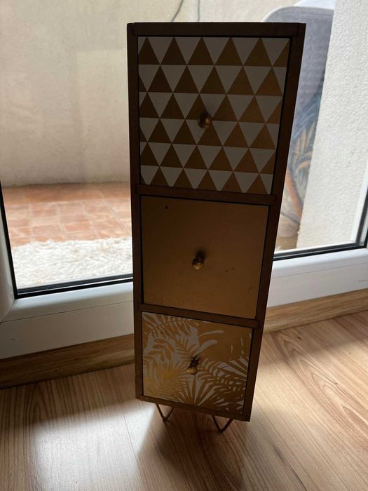 Komódka stojąca mini komódka na drobiazgi dekoracja drewniana złota