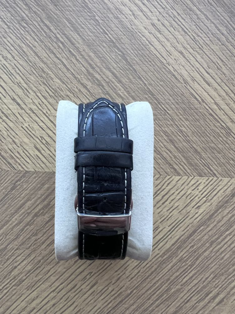 Zegarek Continental na skórzanym czarnym pasku