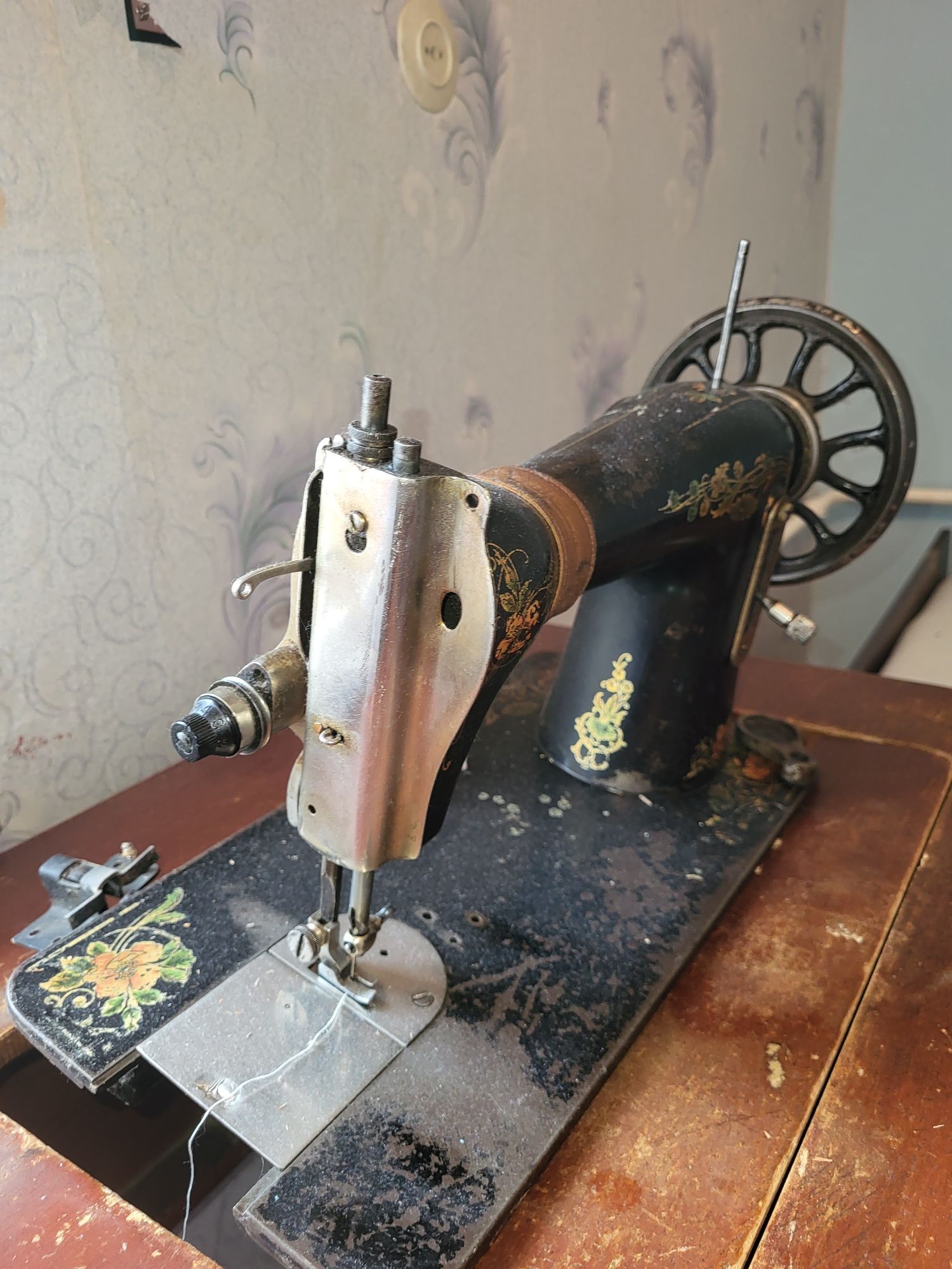 Zinger швейная машинка. Старинная. Машинка со столом