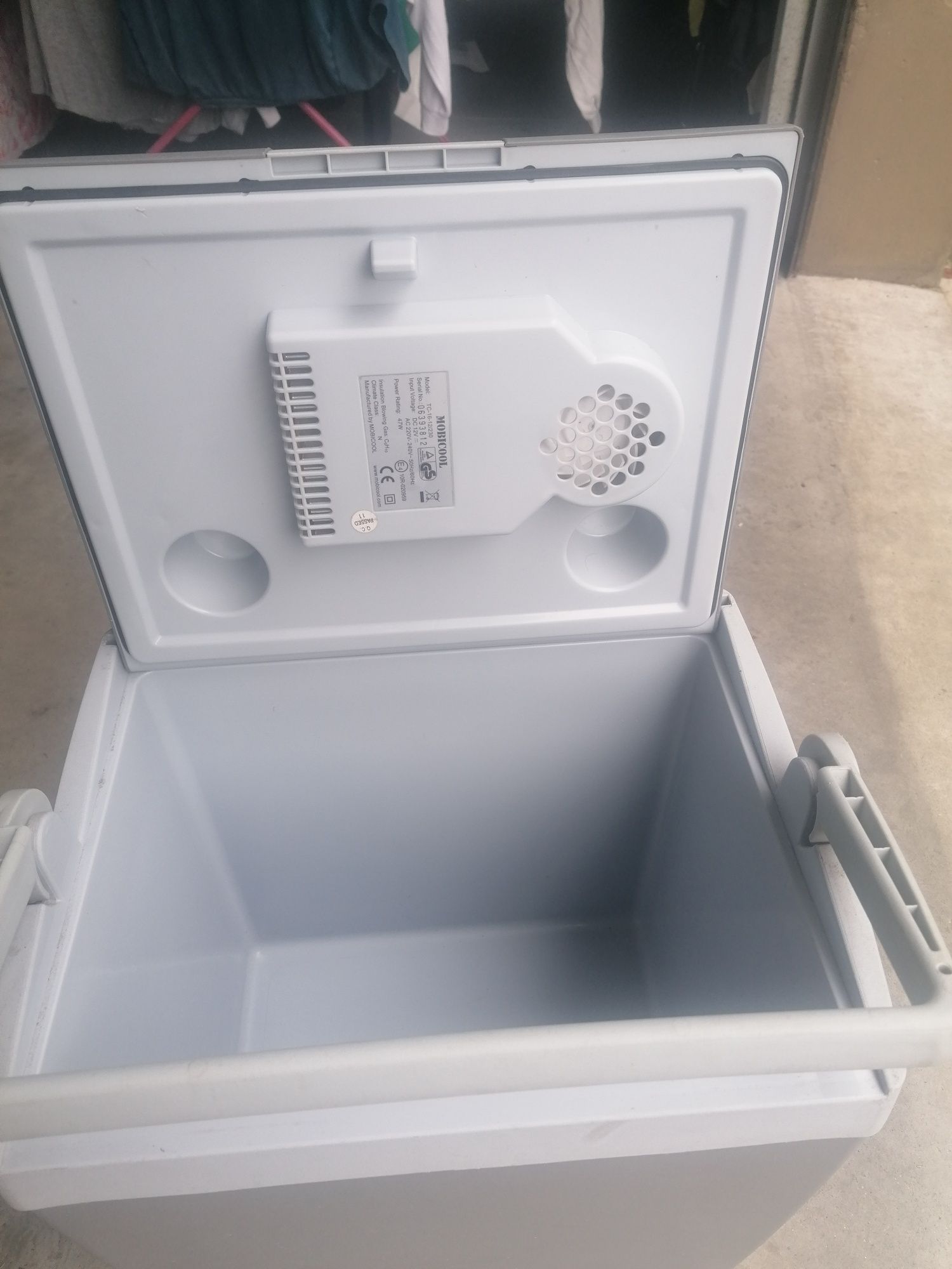 Vendo mala  de viagem mala frigorífica elétrica  e geladeira