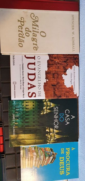 Artigos e livros religiosos