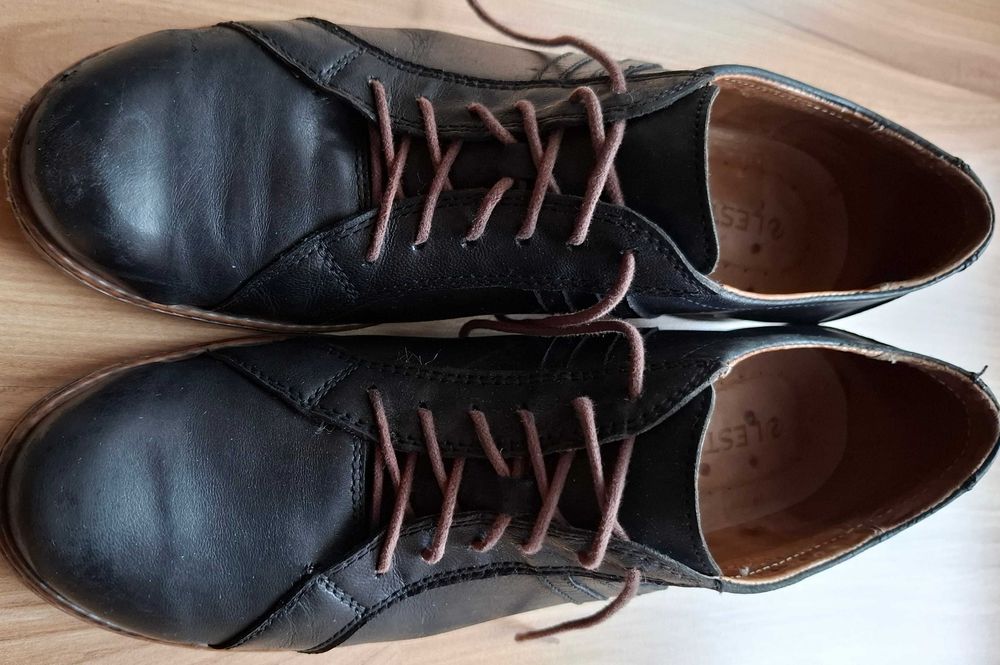 Продам  женские туфли из натуральной кожи