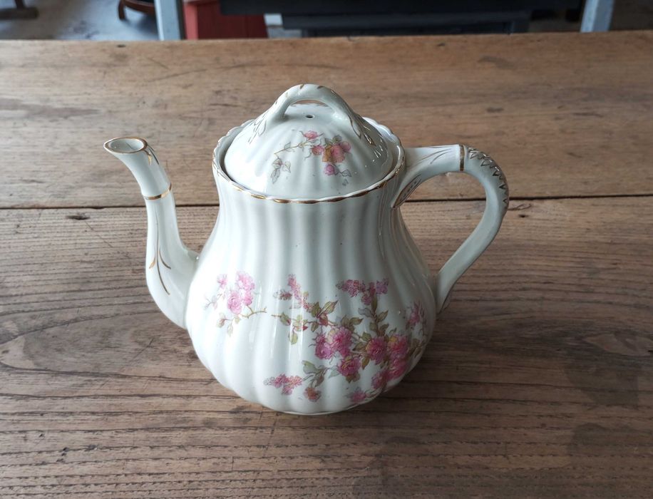 Antigo bule em faiança de Sacavém