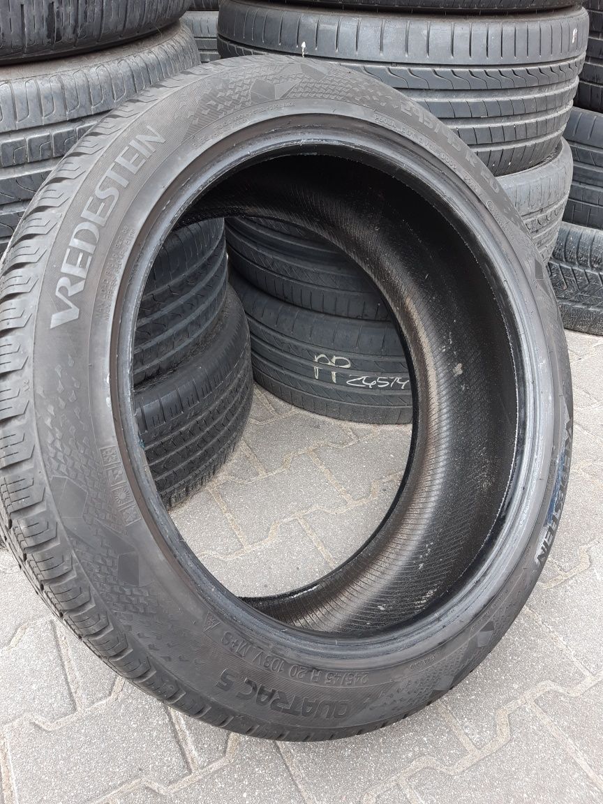 Opona wielosezonowa Vredestein Quatrac 5 245/45r20