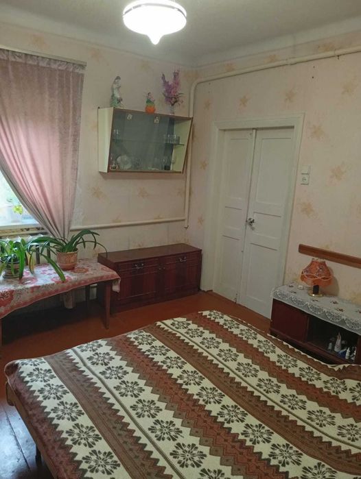 Сдам в долгосрочную аренду комнату в частном доме у м. Деміївська