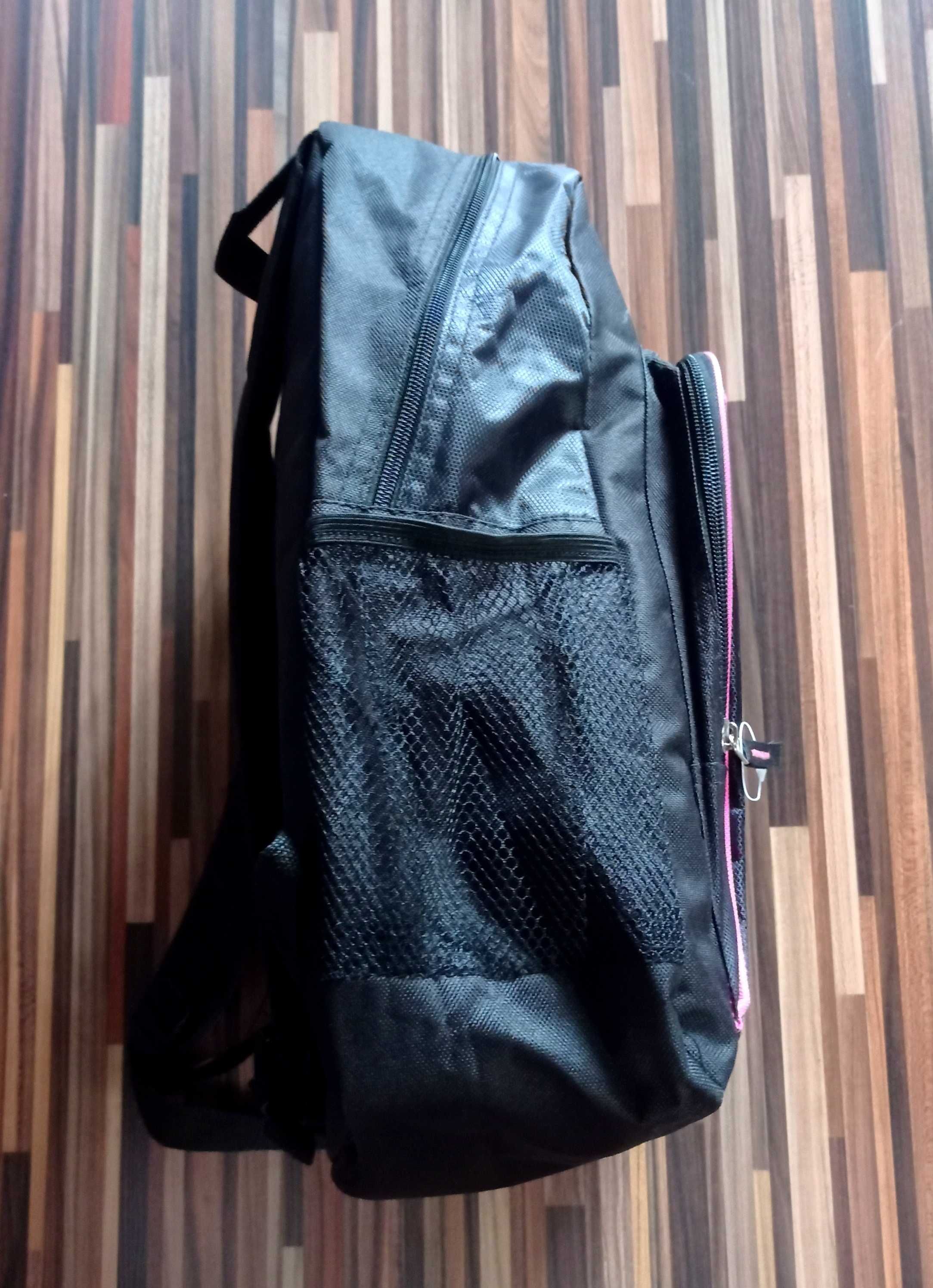 NIKE plecak nowy mieści A4 usztywniany