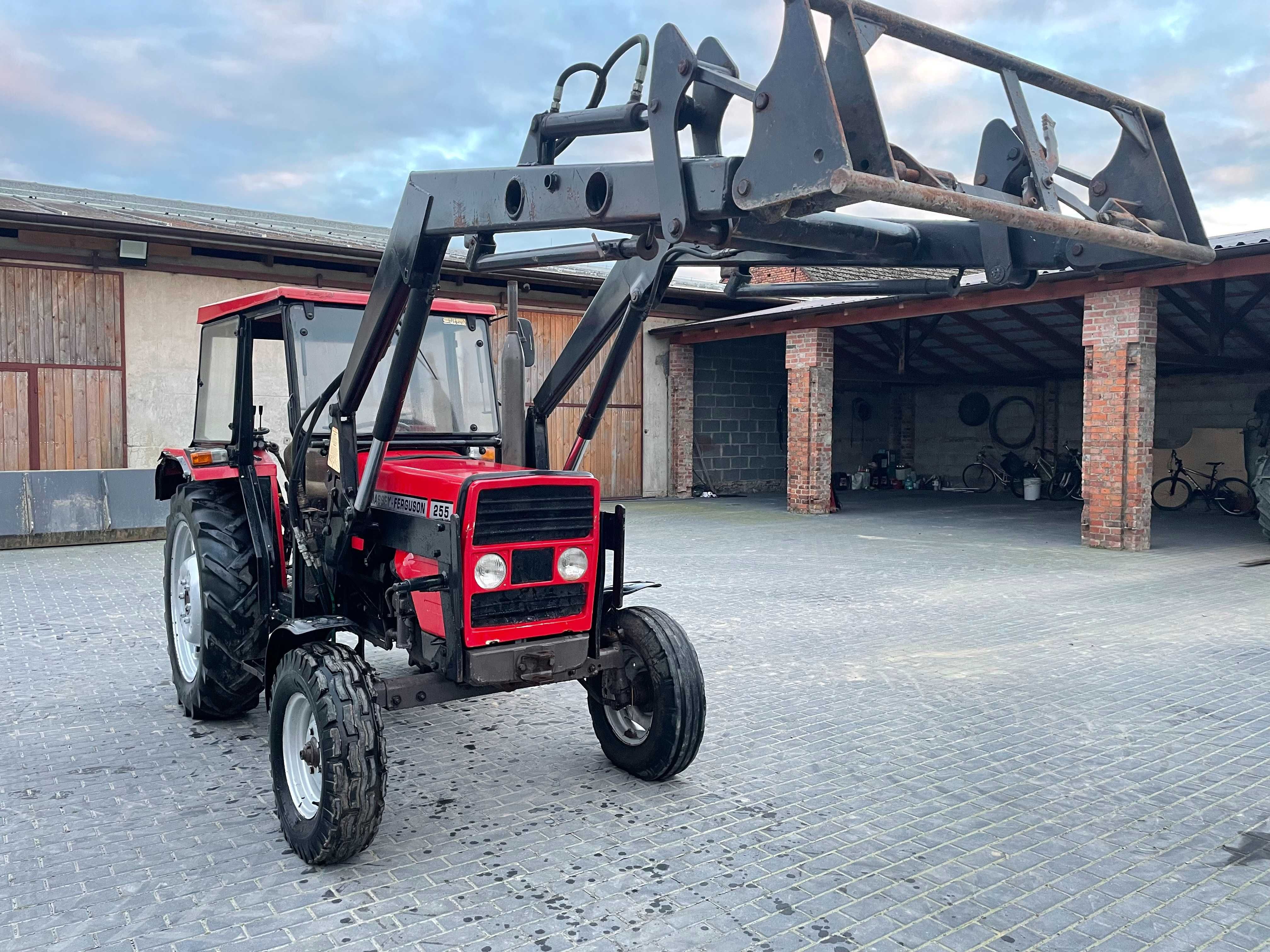 Massey Ferguson 253