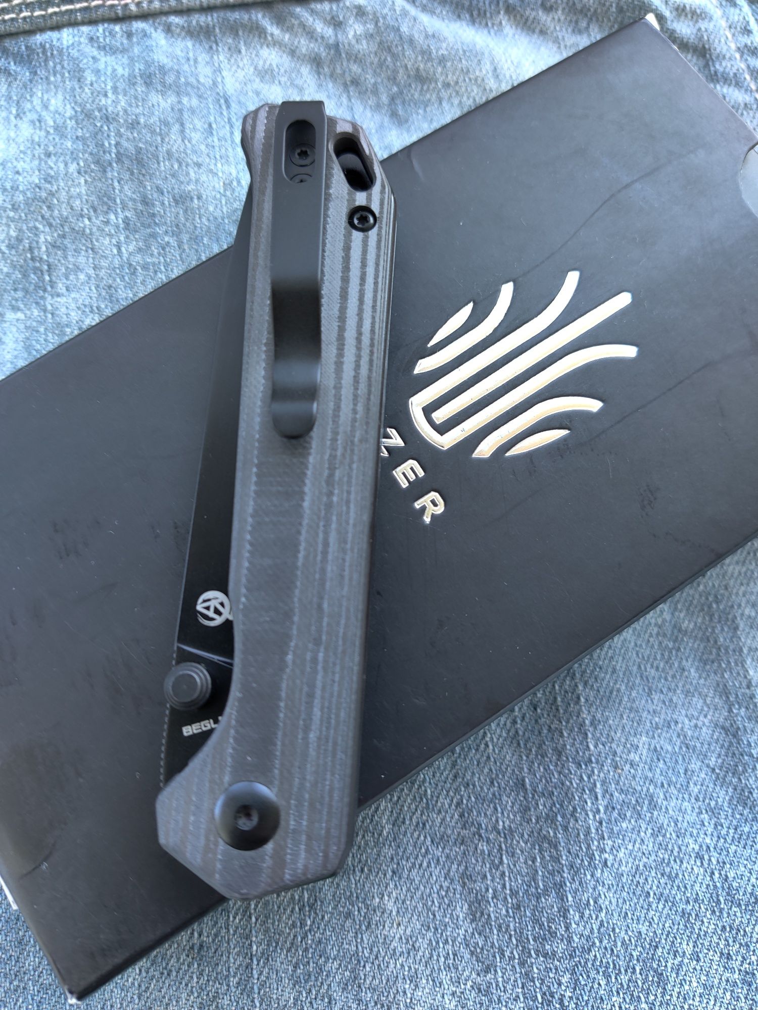 Нож новый Kizer Carbon Fiber Black Steel