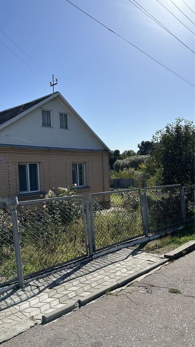 Продам два цегляних будинки біля річки, Звягель