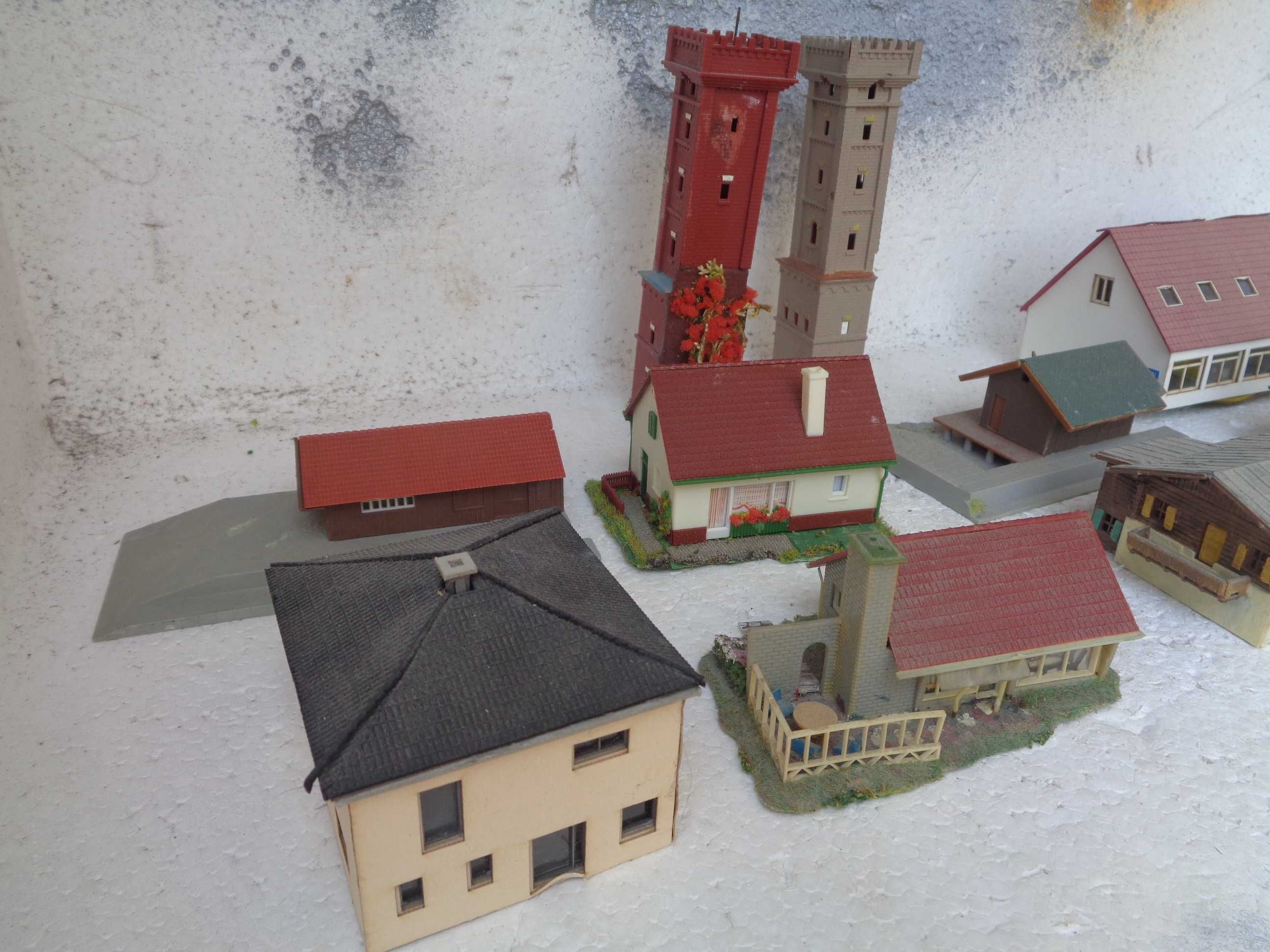 1:160 Lote de 11 construções diversas para pista comboio