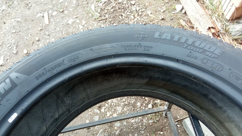 265/45/21 Michelin