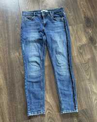 Damskie jeansy Zara lampas z czarnymi cekinami  r. L/40 prosta nogawka