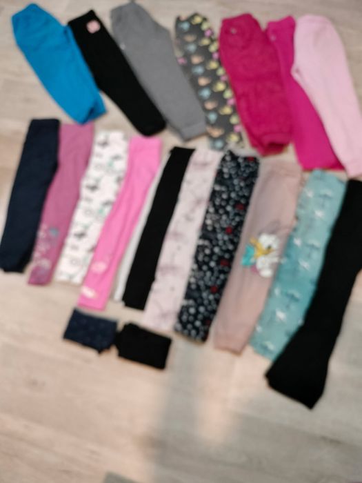 Paka ubrań dla dziewczynki rozmiar od 122-128i 134w bdb stanie