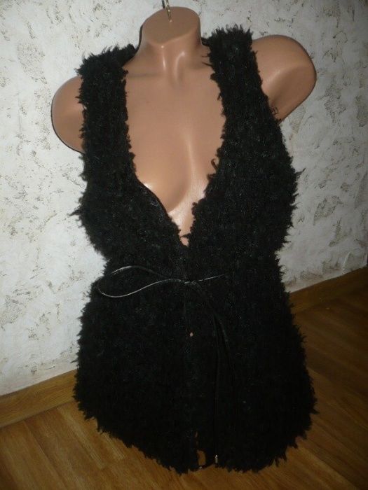 Жилетка Безрукавка меховая черная 46р. М
