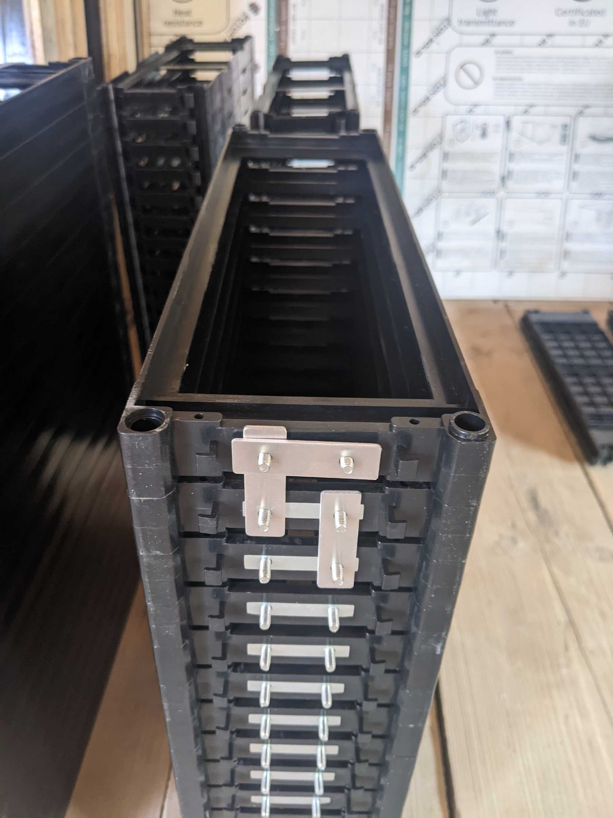 холдер 1 корпус для 2х елементів SK Innovation LG-Chem LGX-e