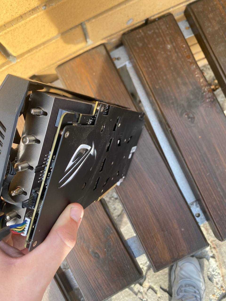 Видеокарта ASUS GTX 1070 Ti ROG Strix
