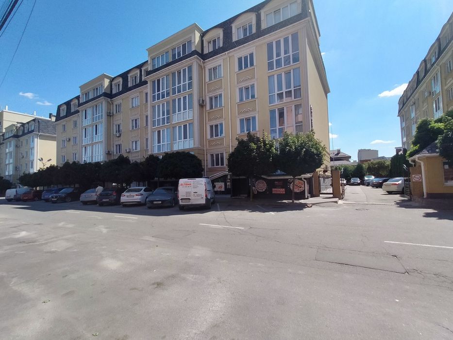 Продам комерційне приміщення в ЖК Софія. Вулиця Миру 9.