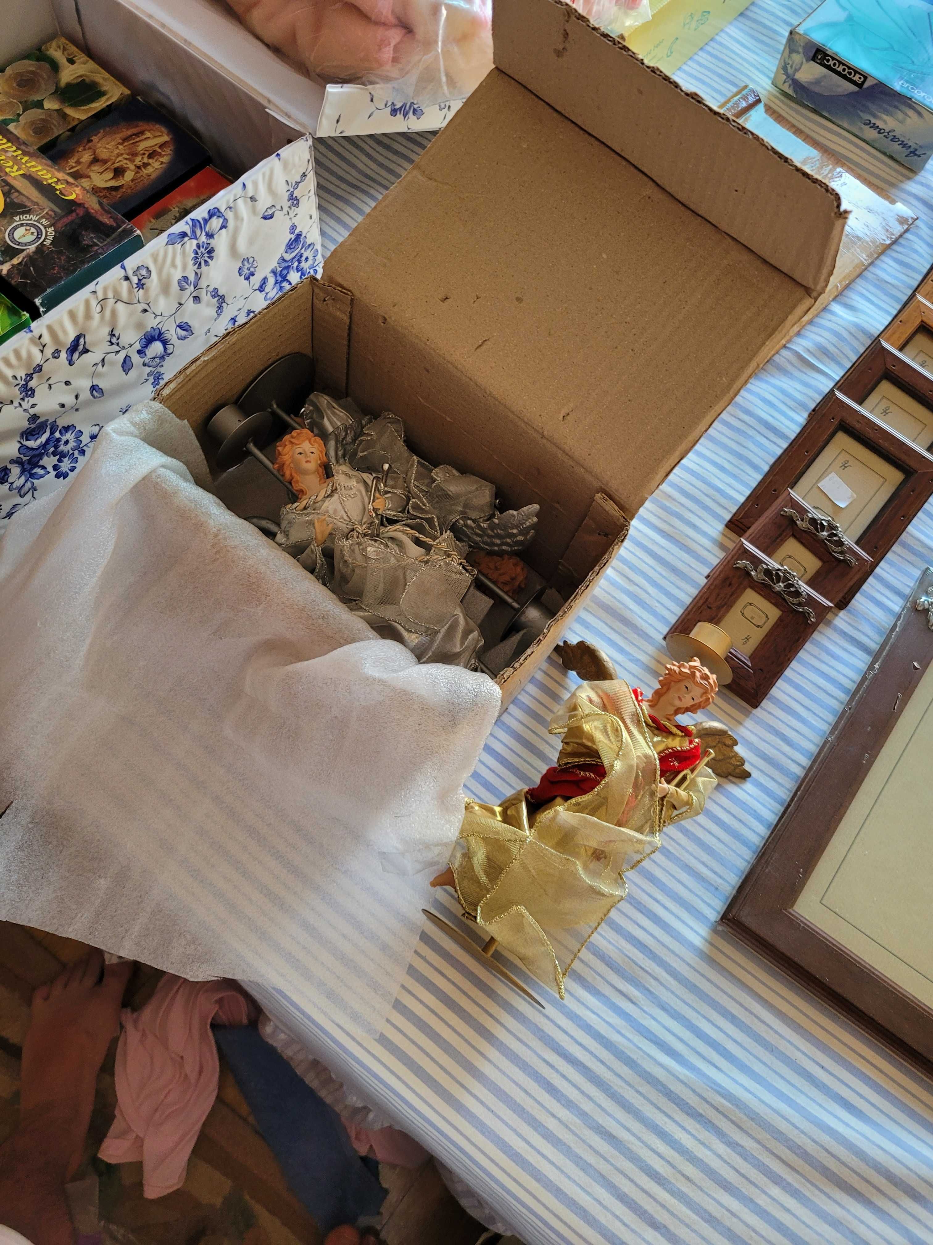 Artigos de loja - Livros, Brinquedos, Natal etc.