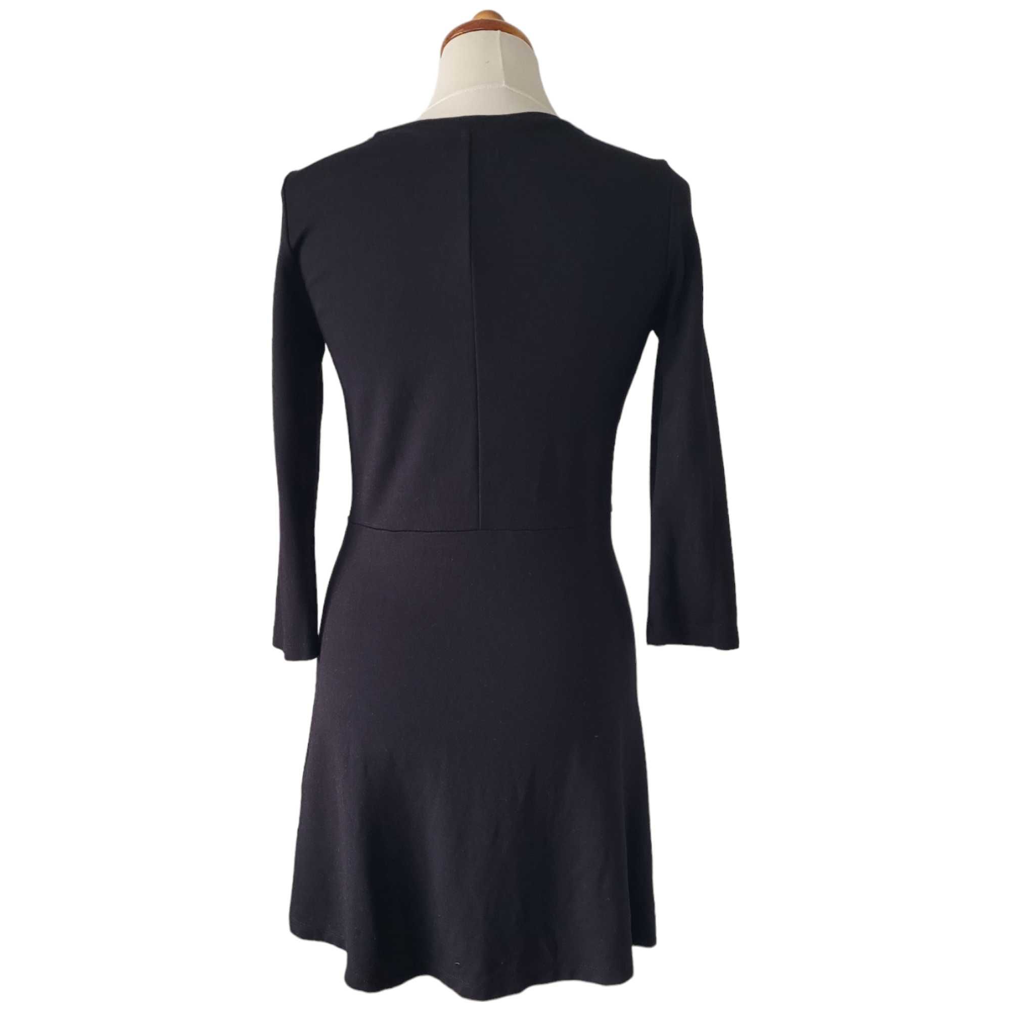 Czarna minimalistyczna rozkloszowana sukienka rękaw 3/4 L Cropp casual