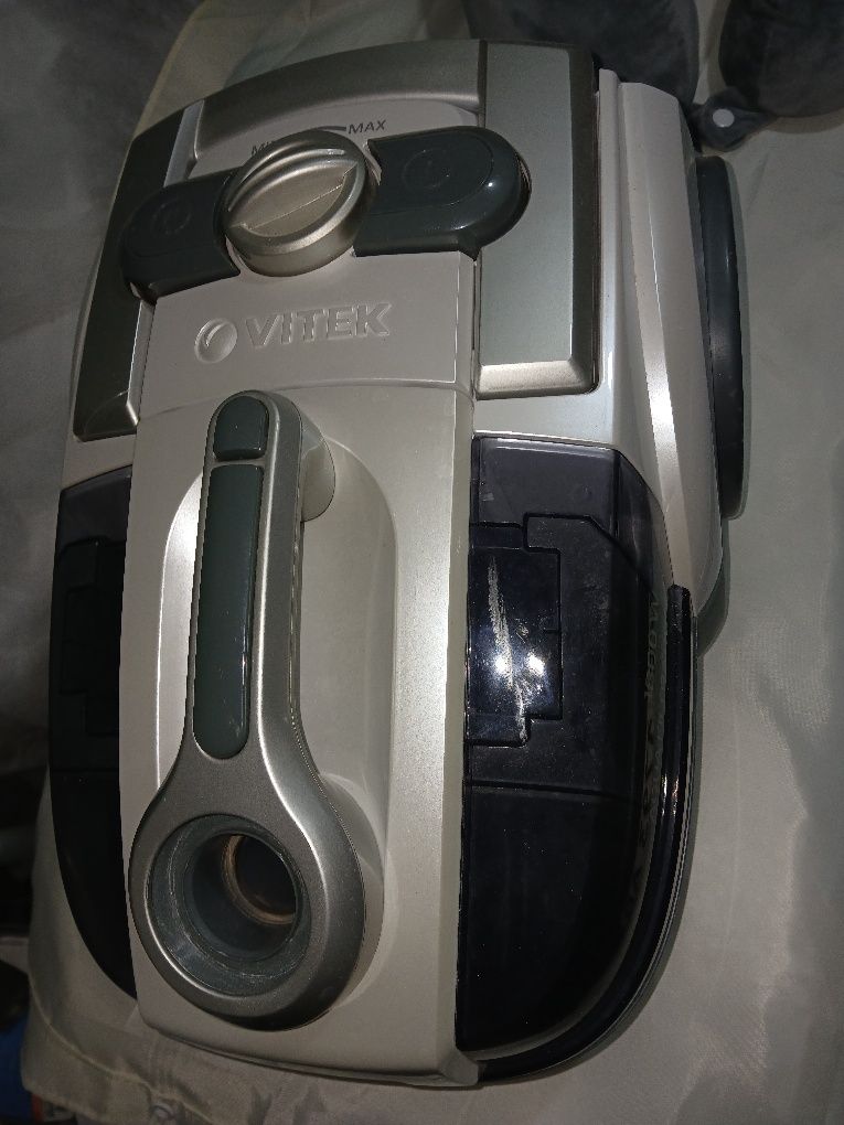 Пылесос VITEK моющий