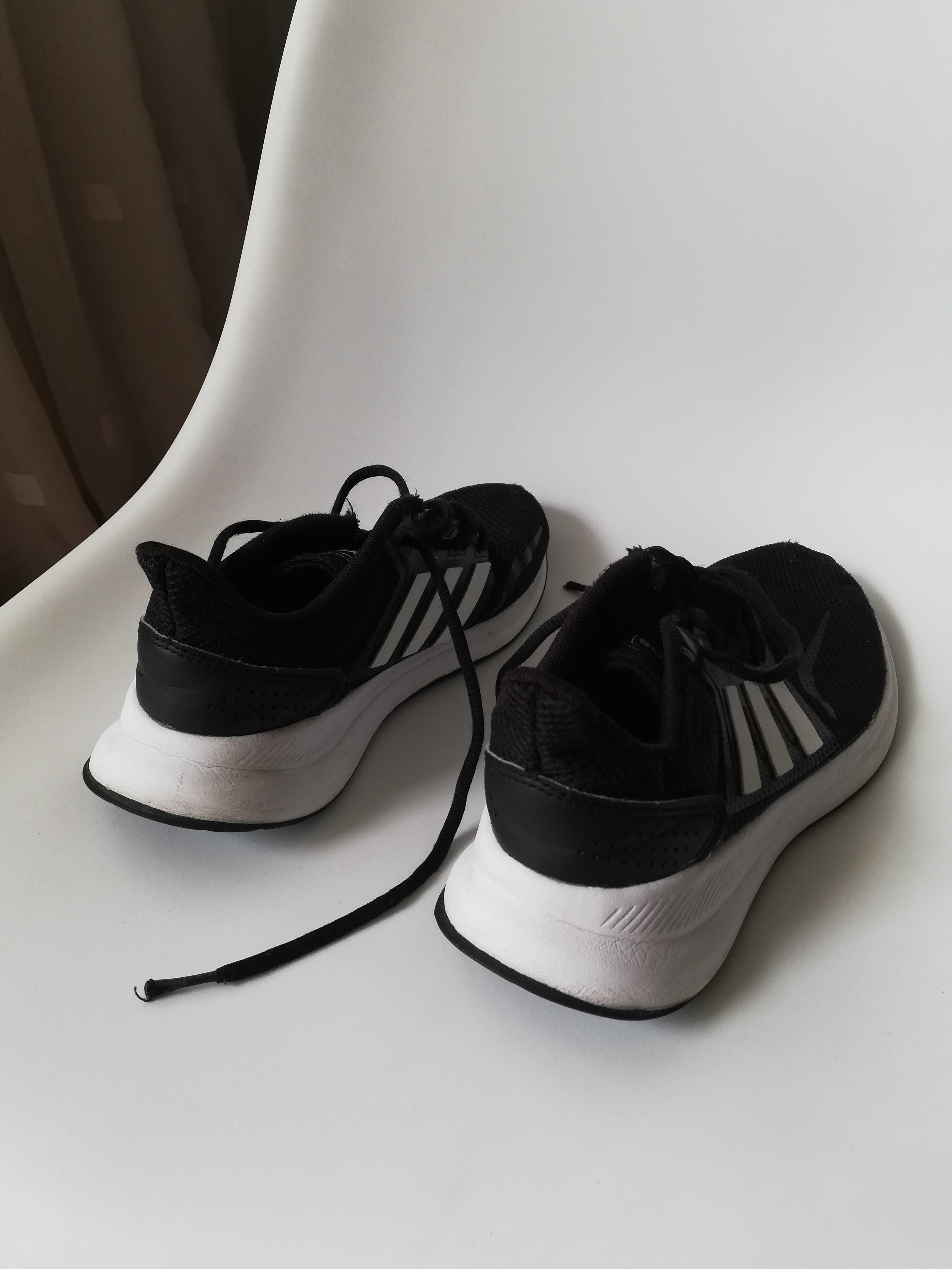 Buty sportowe adidas