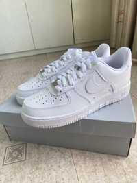 Nowy i oryginalny Nike Air Force 1 Low '07 White