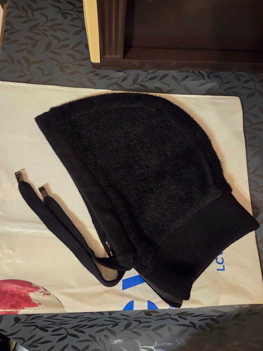 Капор з дов'язом на замочку