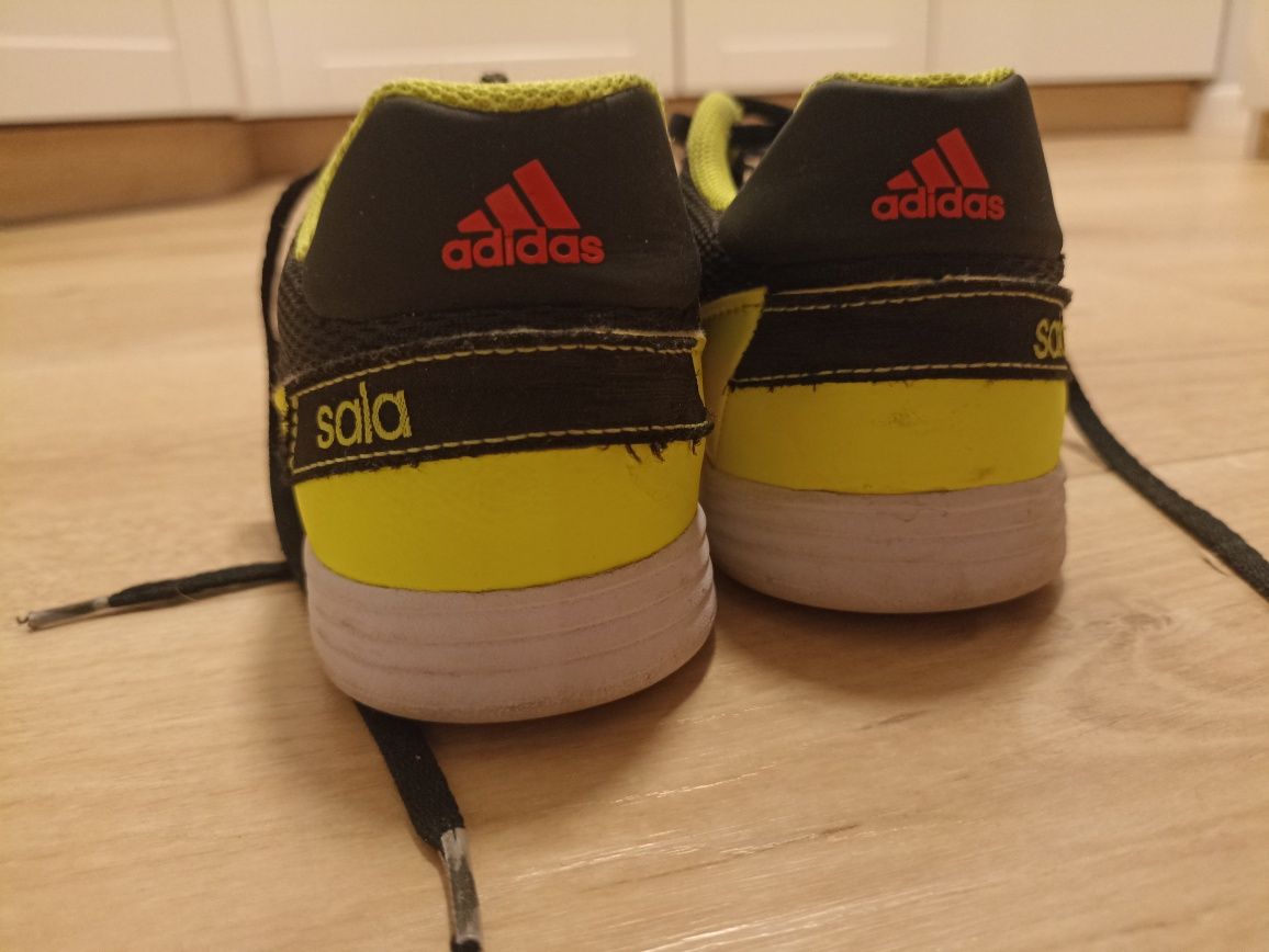 Buty do piłki halowej adidas sala 34