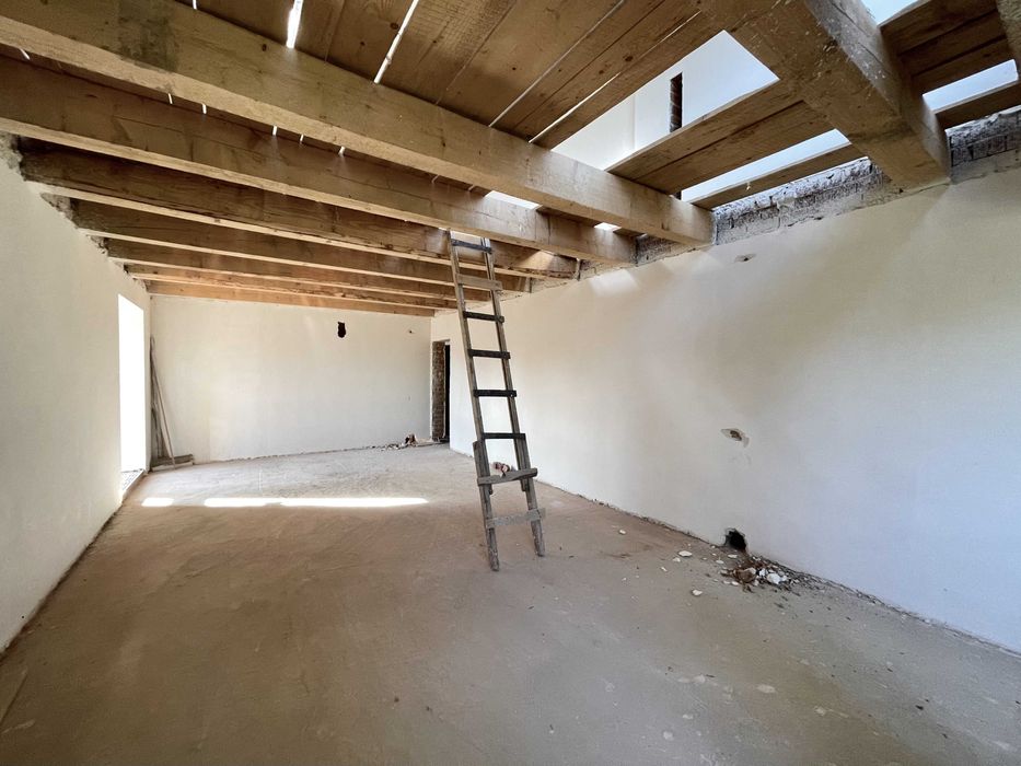 Продаж 2к квартири 92 кв. м на вул. Бурденка 18, кв. 6