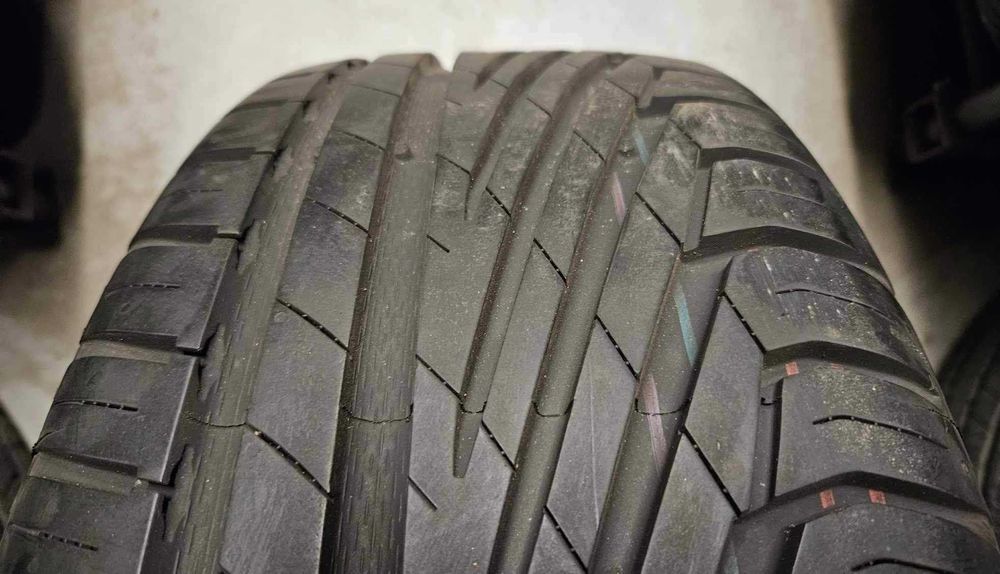 4x 195/55R16 87H Uniroyal RainSport 3 / 2x 7,5mm + 2x 7mm